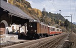 In der Station Guarda wird eine Zugkreuzung abgewartet. (16.10.1988) <i>Foto: Ulrich Neumann</i>