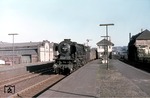 03 1017 läuft vor E 534 in den Bahnhof Schwelm (zwischen Hagen und Wuppertal) ein. (11.05.1963) <i>Foto: Wilfried Sieberg</i>