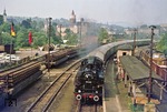 86 245 fährt mit dem Sonderzug zum "Tag des Eisenbahners" in den Bahnhof Zschopau ein. (12.06.1977) <i>Foto: Wolfgang Bügel</i>