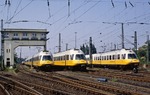 Zum Sommerfahrplan 1993 stellte die Lufthansa ihren Airport-Express, der täglich viermal zwischen Düsseldorf - Frankfurt/Main und Stuttgart - Frankfurt verkehrte, ein. Zum Abschied posieren 403 003, 403 004 und 403 005 im Düsseldorfer Abstellbahnhof. (23.05.1993) <i>Foto: Wolfgang Bügel</i>
