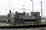 094 538 (94 1538) auf der Drehscheibe ihres Heimat-Bw Dillenburg. Die Lok endete zunächst 1972 als Denkmallok am Bahnhof Gönnern und wurde 1997 wieder in Betrieb genommen.  (1971) <i>Foto: J. R. Broughton</i>