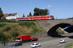 928/628 507 überquert die Bundesautobahn BAB A 1 nahe Remscheid-Lennep. (05.08.2013) <i>Foto: Wolfgang Bügel</i>