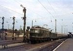 119 002 verlässt mit E 3114 den Bahnhof Bamberg. (24.07.1976) <i>Foto: Wolfgang Bügel</i>