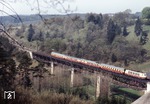 Eigentlich erwartete der Fotograf den nur in drei Exemplaren gebauten ET 403. Es erschien aber lediglich ein Ersatzzug mit einer 103 vor IC 182 "Hermes" (München - Bremen) auf der Möhrenbachbrücke bei Treuchtlingen. (04.05.1978) <i>Foto: Peter Schiffer</i>