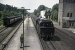 78 202 vom Bw Hamburg-Altona mit dem Dampfwendezug P 2907 im Bahnhof Friedrichsruh. (05.1967) <i>Foto: K.D. Hensel</i>