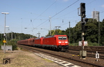 Mit einem Kohlezug von Neuss nach Linz Stahlwerke wurden 185 342 und 185 392 in Köln-West angetroffen. (16.08.2013) <i>Foto: Wolfgang Bügel</i>