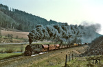 95 0045 räuchert mit Dg 44863 von Saalfeld nach Probstzella das Loquitztal bei Unterloquitz kräftig ein. (23.04.1973) <i>Foto: Robin Fell</i>