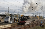 78 468 mit einem Sonderzug im Bahnhof Remagen. Daneben der TransRegio-Zug 460 010.  (11.11.2012) <i>Foto: Udo Kandler</i>