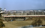 175 003 als TS "Vindobona" (lat. für Wien) auf der Thayabrücke bei Vitis/NÖ. (08.02.1976) <i>Foto: Peter Schiffer</i>