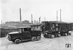 Testfahrten des ersten Culemeyer-Seriengespanns mit der Kalble Zugmaschine Z6R (Bj. 1933, 100 PS) in Berlin-Anhalter Gbf. Nur drei Zugmaschinen wurden an die Reichsbahn geliefert. Die Vollgummibereifung wurde später auf Luftreifen umgestellt. (27.04.1933) <i>Foto: RVM</i>