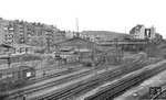 Blick in das alte Bw Düsseldorf-Derendorf an der Jülicher Straße. Am sogenannten "Neuen Schuppen" haben sich zahlreiche preußische G 8¹-Lok versammelt. Nach dem Umzug in das Neubau-Bw wurde das Gelände nach 1936 aufgegeben und zugunsten der Bahnhofserweiterung abgebrochen.  (1930) <i>Foto: RBD Wuppertal (Eckler)</i>