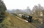 In Saalfeld fand der Lokwechsel von 95 0045 auf 01 0533 statt, die mit E 802 nach Leipzig nunmehr Pößneck erreicht hat. (24.02.1978) <i>Foto: Wolfgang Bügel</i>