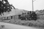 Mit reichlich Spaß im Zug rückt 99 784 (LKM Babelsberg 1953) nach Freital-Hainsberg ein. Im Hintergrund verläuft die elektrifizierte Hauptbahn Dresden - Chemnitz. (23.06.1966) <i>Foto: Will A. Reed</i>