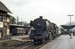 01 123 (Bw Trier) ist mit dem E 825 nach Koblenz in den Bahnhof Bullay eingefahren. (04.1968) <i>Foto: Robin Fell</i>