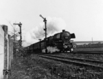 Die Treuchtlinger 01 040 unterwegs mit einem Schnellzug von München nach Würzburg. (1955) <i>Foto: Eisenhuth</i>