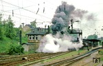Hinter der Dampfwolke verbirgt sich die Saalfelder 44 0757, die sich bei der Ausfahrt in Camburg vollständig eingeräuchert hat. (12.05.1978) <i>Foto: Joachim Bügel</i>