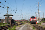 Im Rangierbahnhof von Oberhausen-West haben sich neben 225 020 zahlreiche weitere Railion-Loks versammelt. (27.05.2012) <i>Foto: Joachim Schmidt</i>