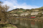 139 287 (die ehemalige 110 287) mit dem "Henkelzug" DGS 75869 von Langenfeld/Rh nach Wassertrüdingen zwischen Karlstadt und Himmelstadt am Main. (25.03.2014) <i>Foto: Joachim Bügel</i>