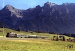 Vor der Kulisse des Karwendelgebirges ist ÖBB 1245.535 mit N 5434 (Innsbruck - Garmisch-Partenkirchen) bei Klais unterwegs. (16.10.1977) <i>Foto: Peter Schiffer</i>