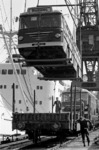 Büssing Busverladung im Hamburger Hafen. (1965) <i>Foto: Böhlke</i>