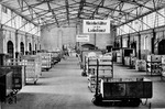 Kleinbehälter wurden bei der Reichsbahn nach ihrem Fassungsraum in drei Gruppen A, B und C eingeteilt. Das Foto des sehr aufgeräumt wirkenden Güterbodens entstand im Berlin Potsdamer Güterbahnhof. (1932) <i>Foto: RVM</i>