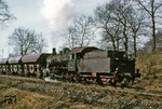 Als Schublok am Güterzug mit 50 201 (vgl. Bild-Nr. 18591) hilft diesmal 55 2799 vom Bw Aachen-West tatkräftig mit. (24.03.1968) <i>Foto: Robin Fell</i>