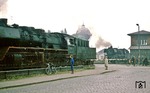 Szene mit 50 3564 (links) und 03 2098 am Bahnhof Aschersleben. (19.05.1978) <i>Foto: Joachim Bügel</i>