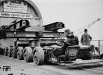 Der Hinterradlenker des eindrucksvollen Transports. (10.1937) <i>Foto: RVM</i>