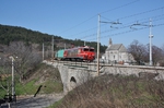 SZ 363-027 mit einem Güterzug Richtung Koper bei Merce zwischen Sezana und Povir. (09.03.2014) <i>Foto: Stefan Jurasovits   </i>