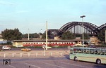 Im Rheinuferbahnhof an der Hohenzollernbrücke in Köln steht KBE ET 32 (Westwaggon 1936). (27.05.1977) <i>Foto: Peter Schiffer</i>