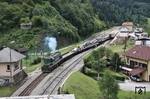 SZ 644-004 fährt mit Autozug 856 Richtung Bohinjska Bistrica aus dem Bahnhof Podbrdo aus und wird gleich im 6 km langen Wocheinertunnel entschwinden. (10.08.2011) <i>Foto: Stefan Jurasovits   </i>