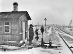 Ansonsten hieß es bei Wind und Wetter Ausharren bis zur nächsten Zugfahrt. (1943) <i>Foto: Walter Hollnagel</i>
