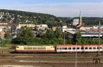 Zur Ergänzung noch ein paar Impressionen vom umgeleiteten "Starzug" in Wuppertal, nachdem Sturmtief "Ela" über NRW hinweggezogen war. Den Anfang macht 103 235 vor IC 119 in Wuppertal-Steinbeck. (12.06.2014) <i>Foto: Wolfgang Bügel</i>