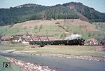 Bei Kirnbach hat 038 382 mit N 3977 das Fahrziel Hausach an der Schwarzwaldbahn fast erreicht. (05.04.1973) <i>Foto: Wolfgang Bügel</i>