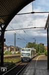 Im Auftrag von DB-Regio NRW bedienen die Triebwagen der Rurtalbahn die Stichstrecke von Mönchengladbach nach Dalheim. Hier fährt VT 6.014 als RB 11228 nach Dalheim in Mönchengladbach Hbf ein. (11.05.2014) <i>Foto: Joachim Bügel</i>