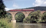 Über die Siegbrücke bei Au fährt 515 650 mit einem 815 als Nt nach Altenkirchen. (07.07.1982) <i>Foto: Peter Schiffer</i>