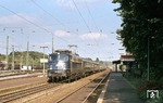 110 355 (Indienststellung 11.01.1965) vor einem Eilzug nach Aaachen im Bahnhof Horrem. (22.09.1982) <i>Foto: Peter Schiffer</i>