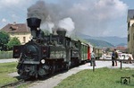 U 44 und U 57 der Steiermärkischen Landesbahnen (STLB) mit einem Sonderzug auf der 760 mm Feistritztalbahn nach Birkfeld in Weiz. (04.06.1971) <i>Foto: Wolfgang Bügel</i>