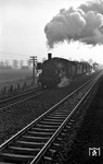 38 3218 (Bw Uelzen) auf der Strecke Hamburg - Lüneburg bei Radbruch. (05.11.1951) <i>Foto: Walter Hollnagel</i>