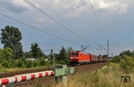 Dem aufziehenden Gewitter enteilt 185 196 mit EZ 52076 (Gremberg - Wanne-Eickel) bei Langenfeld-Richrath. (23.07.2014) <i>Foto: Joachim Bügel</i>