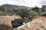 Eine TCDD 57er mit Zug 1328 von Denizli nach Izmir auf der Ostrampe des Selcukpasses. (03.08.1982) <i>Foto: Roger Johnson</i>
