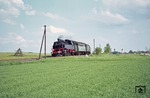 Bei Waldau rollt 064 097 mit N 3824 aus Eslarn durch die liebliche Landschaft. (01.06.1973) <i>Foto: Wolfgang Bügel</i>