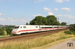 Eine weitere ICE-Variante in Form eines ICE 1 als ICE 582 (München - Hamburg-Altona) bei Donauwörth. (18.06.2014) <i>Foto: Joachim Bügel</i>