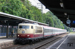 Das wohl meist fotografierteste Zugpaar Deutschlands dürfte der Umlauf IC 118/119 mit 103 sein. Nach Auskunft eines Lokführers hat er selbst bei schlechtem Wetter zwischen Münster und Stuttgart mindestens 20 Fotografen gezählt, bei Sonne war es auch schon mal das Dreifache. (17.07.2014) <i>Foto: Joachim Bügel</i>
