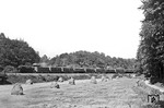 94 1124 vom Bw Ratingen-West rollt mit einem beladenen Kalkzug im Angertal bei Steinkothen talwärts. (22.06.1938) <i>Foto: RVM-Filmstelle Berlin</i>