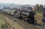 023 058 mit N 7527 aus Bad Mergentheim am Einfahrsignal von Weikersheim. (08.03.1975) <i>Foto: Robin Fell</i>