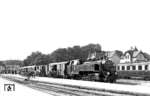 99 323 ist mit P 703 aus Kühlungsborn im Bahnhof Bad Doberan eingetroffen.  (06.07.1934) <i>Foto: DLA Darmstadt (Bellingrodt)</i>