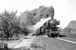 50 2455 beschleunigt ihren Güterzug aus dem Rangierbahnhof Oberlahnstein heraus in Richtung Süden.  (18.09.1959) <i>Foto: A.E. Durrant</i>