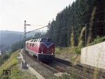 211 139-9 auf der Schwarzwaldbahn oberhalb des Nussbachtals kurz vor dem Sommerberg-Tunnel. (07.07.1972) <i>Foto: Heinz Hangarter</i>