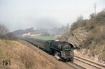 Zwischen Saalfeld und Unterwellenborn ist 01 0501 mit E 802 nach Leipzig unterwegs. (17.04.1980) <i>Foto: Joachim Bügel</i>